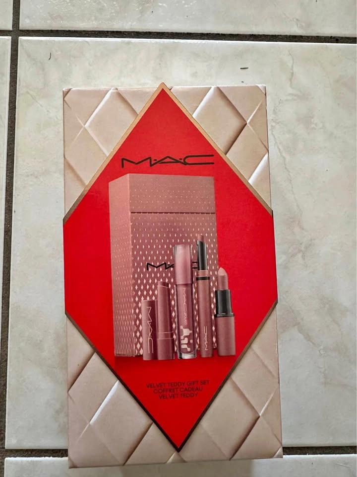 Mac lipstick set