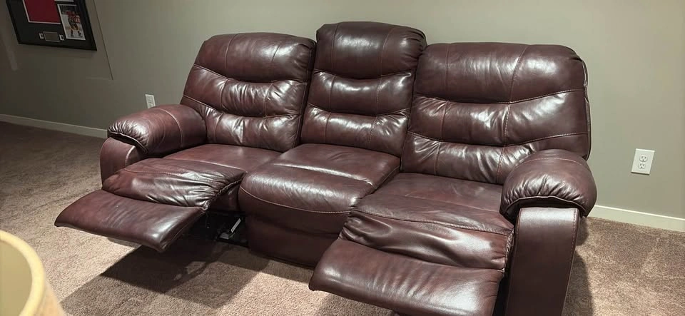 Genuine Leather Recliner sofa - photo 2