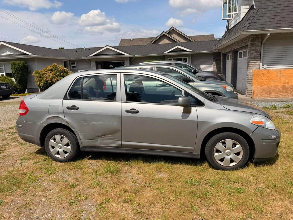 2010 Nissan Versa - photo 3