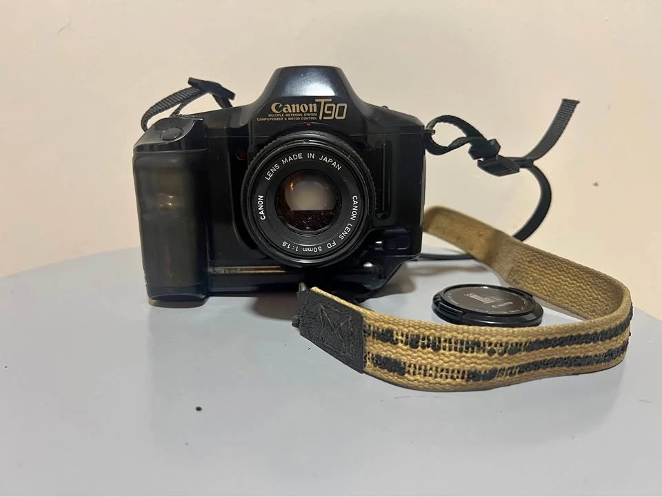 Canon T90 SLR w/ 50mm f1.8 lens and case