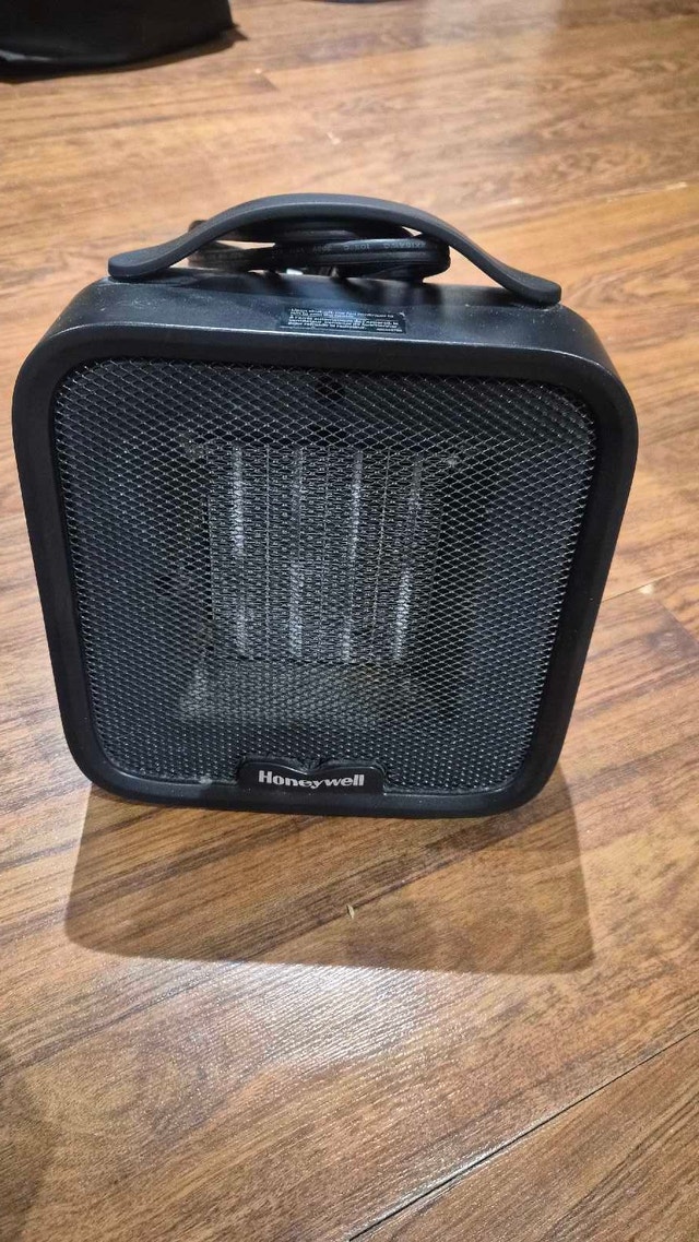 Honeywell Portable Ceramic Heater - photo 3