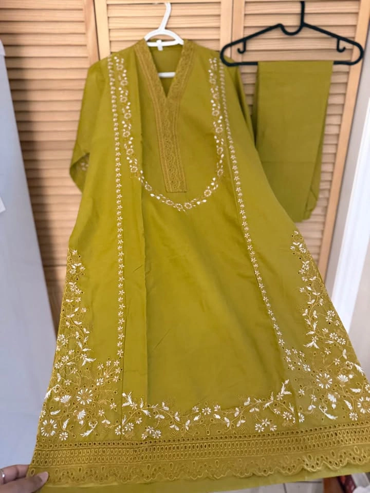 Brand New Embroidered Lawn/Cotton 2-Piece Kurti & Trouser Set - photo 2