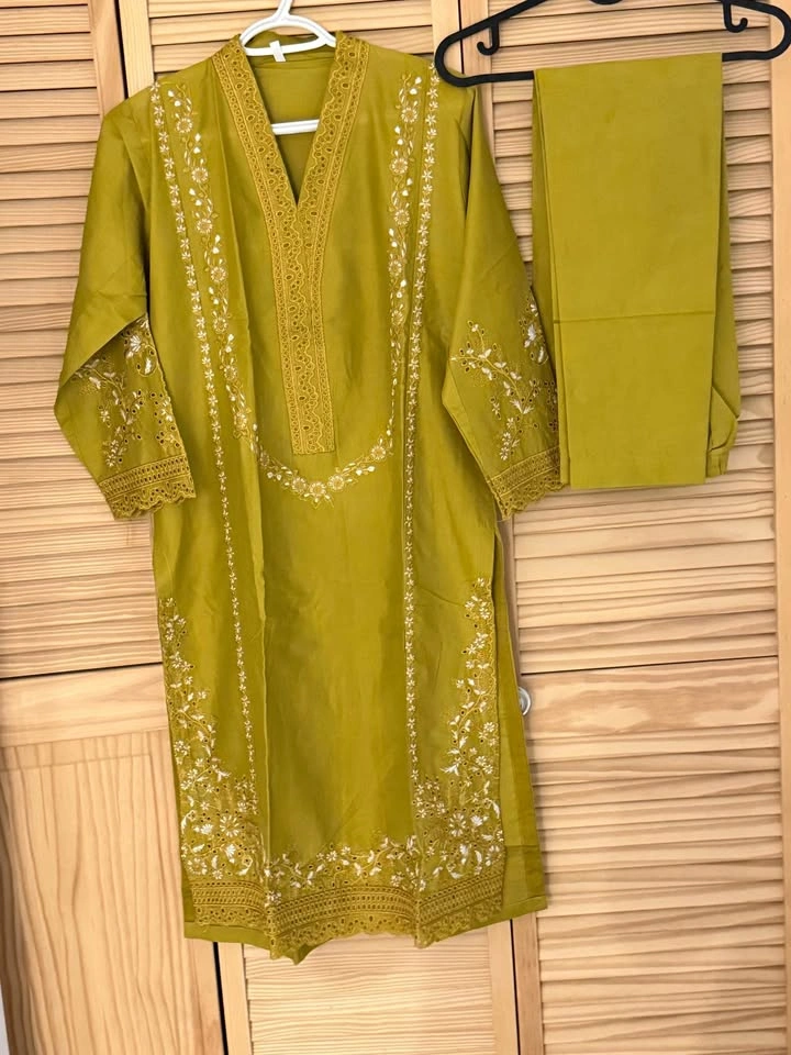 Brand New Embroidered Lawn/Cotton 2-Piece Kurti & Trouser Set - photo 3