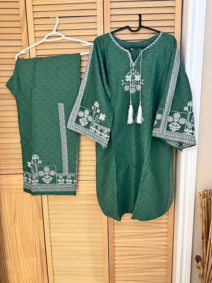 Brand New 2-Piece Embroidered Lawn Suit (Emerald Green)