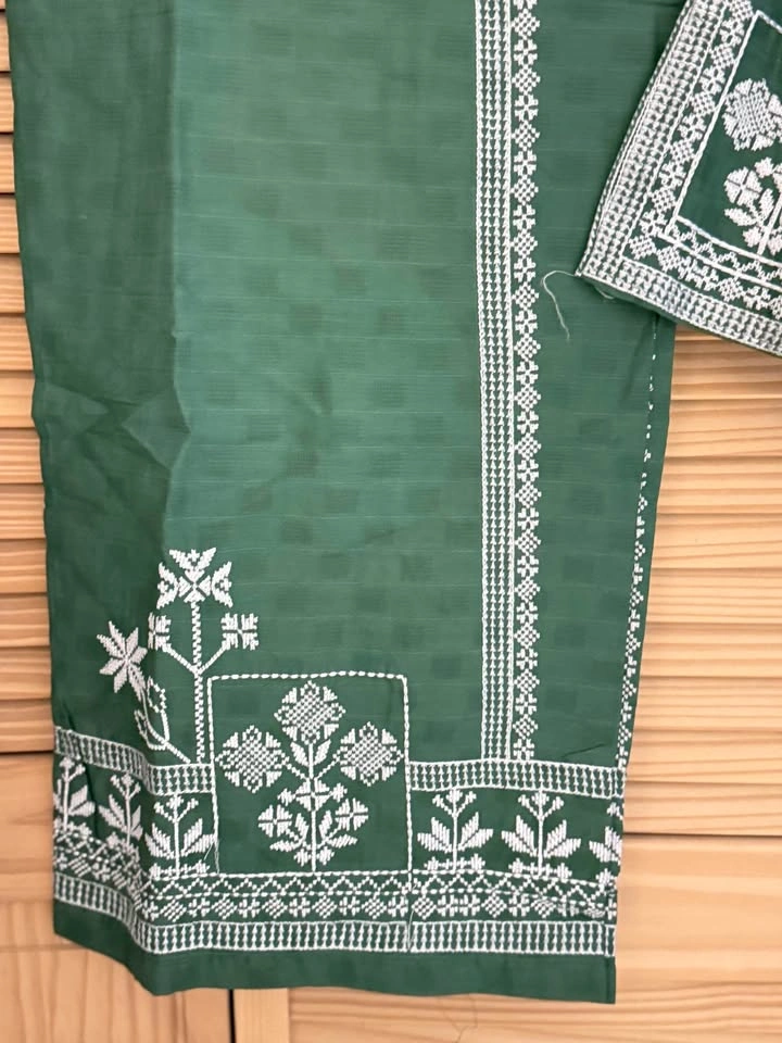 Brand New 2-Piece Embroidered Lawn Suit (Emerald Green) - photo 2