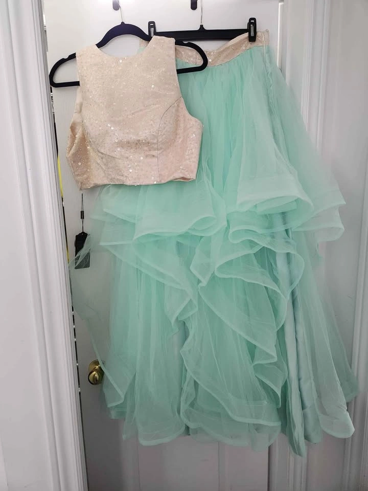 Brand new, never worn! Mint Green Gown/Dress (size L 10-12) - photo 2