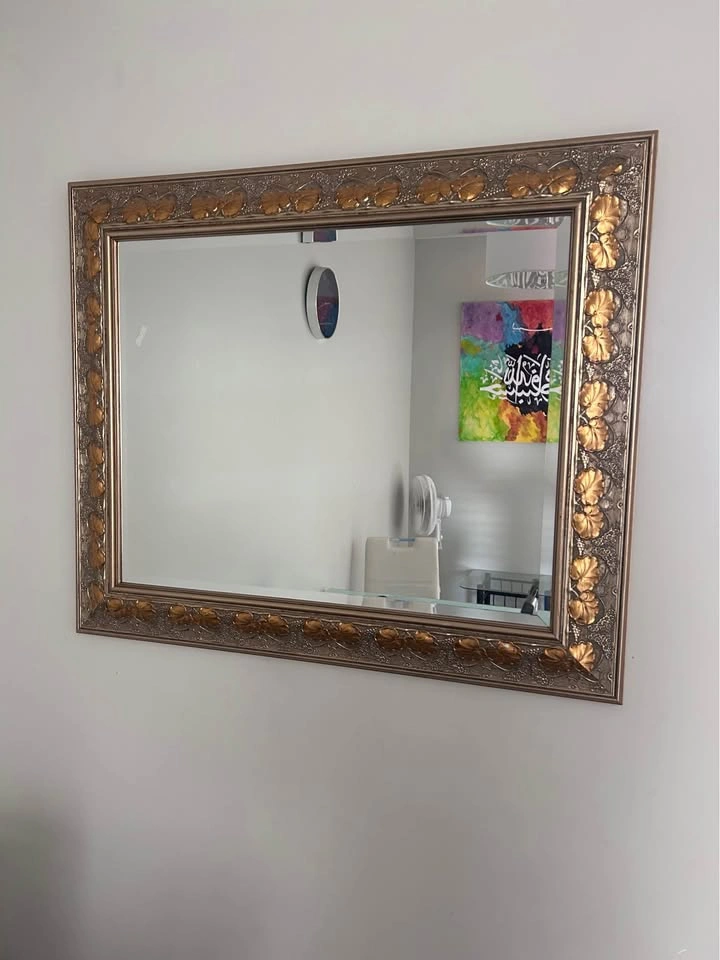Gold frame wall mirror - photo 2
