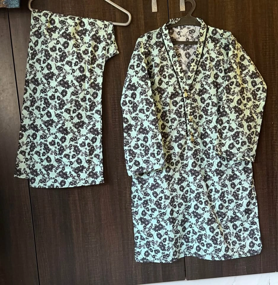 Bundle of 6 Women’s 2-Piece Suits (Lawn & Silk) - photo 3