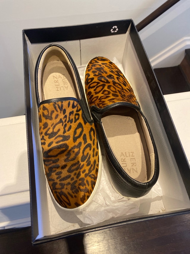 naturalizer comfort shoes $10!