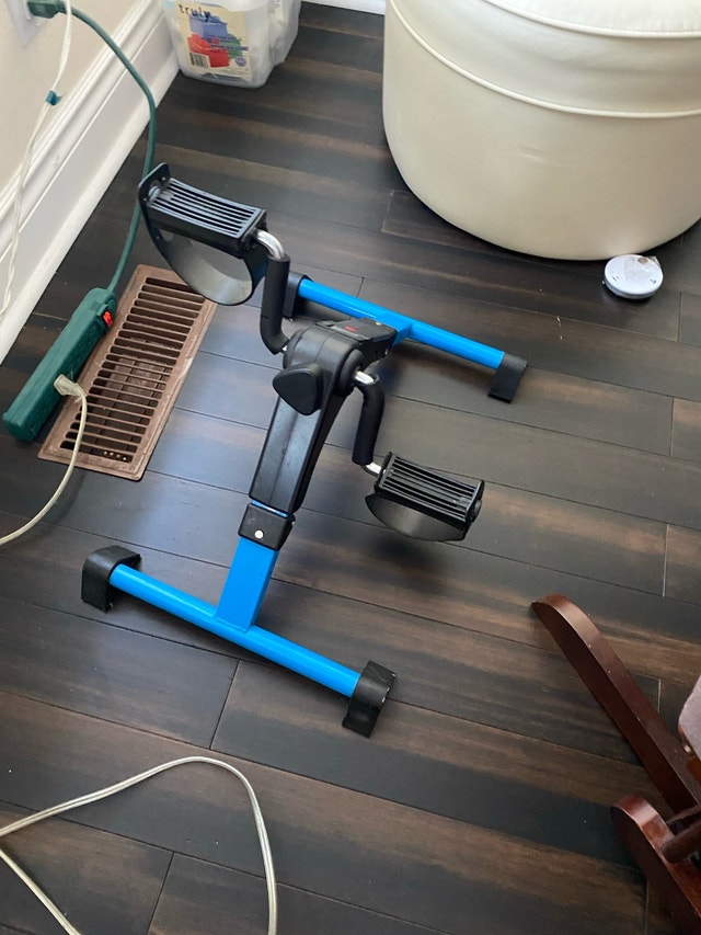 feet pedal exerciser in new condition - photo 2