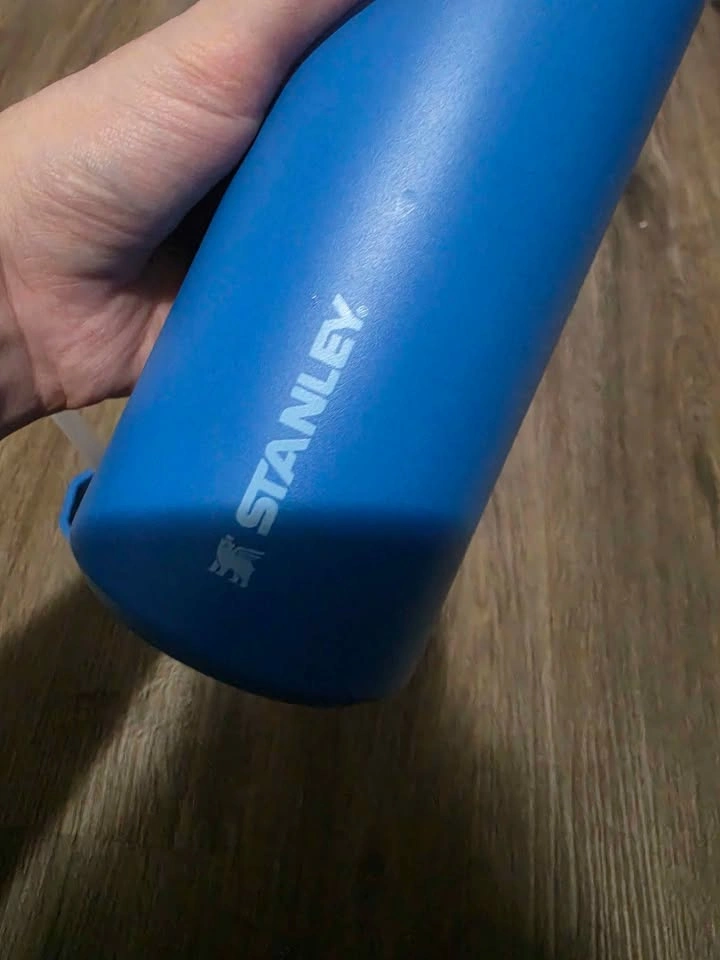 Stanley blue water bottle 24oz - photo 4