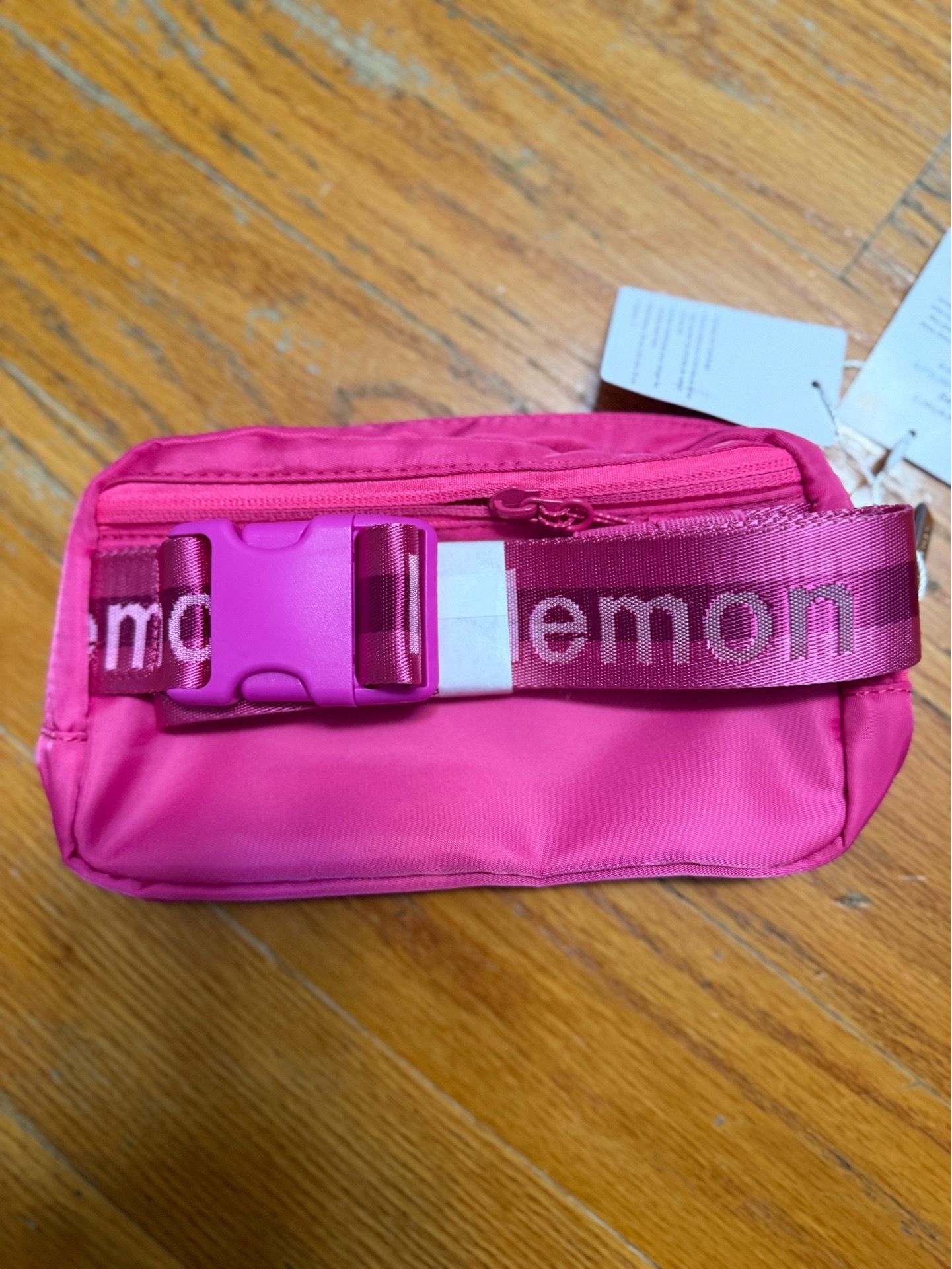 Lululemon Everywhere Belt Bag 1L new - photo 3
