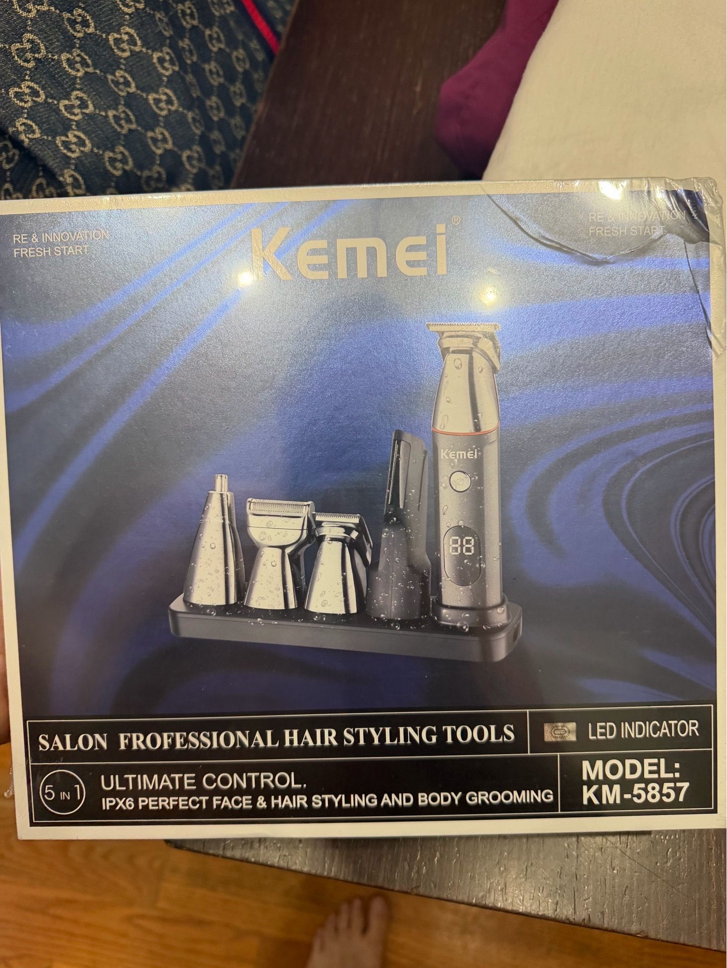 Kemei KM-5857 Haircutting Kit 5 Heads LED Indicator Blue Face/Bo