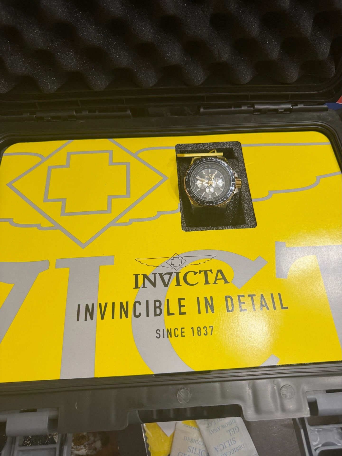 Invicta Watch : Aviator Men : Model 33029 with 8 slot dive case - photo 5