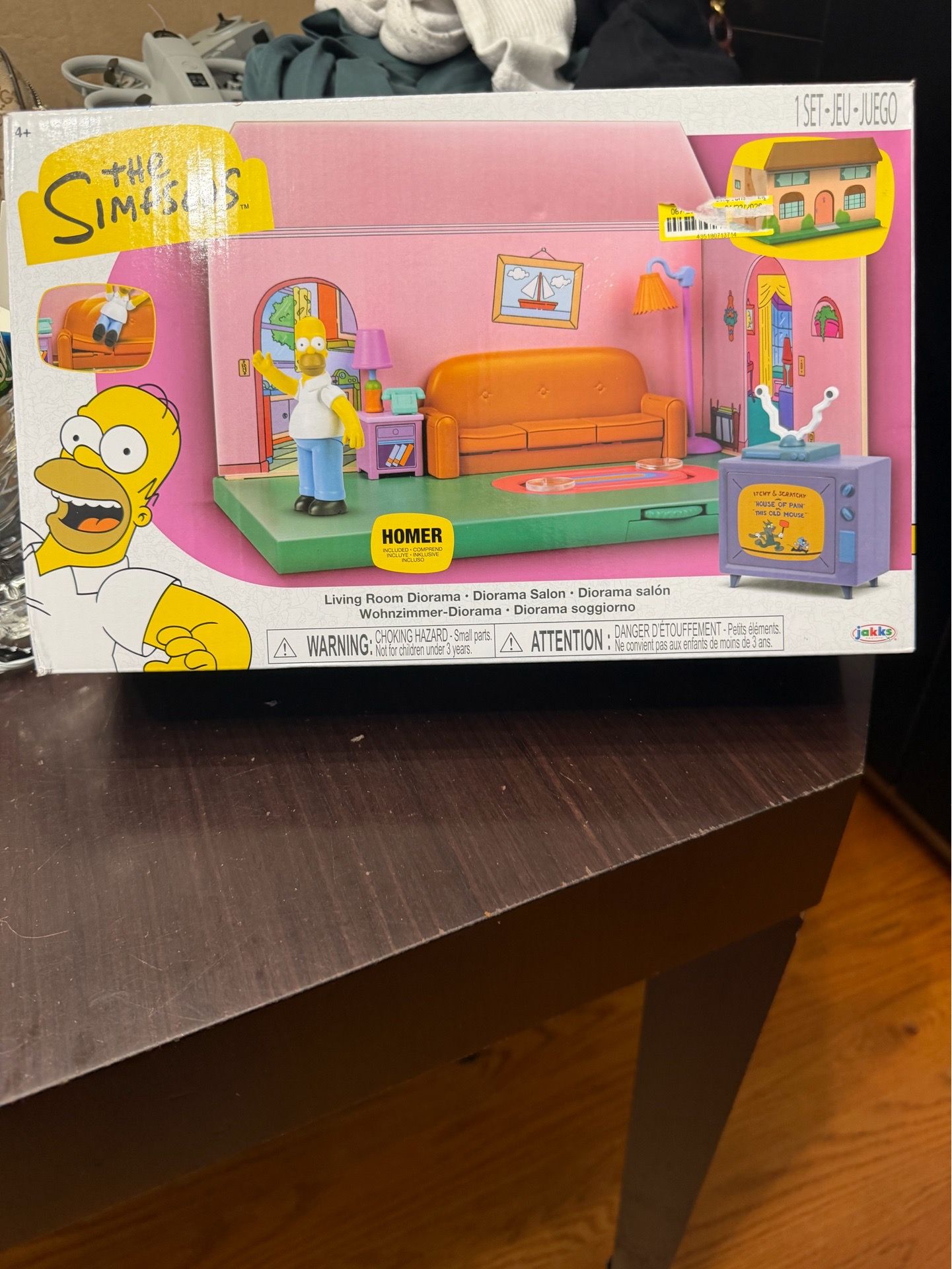 JAKKS Pacific The Simpsons Living Room Diorama Playset w/ Homer