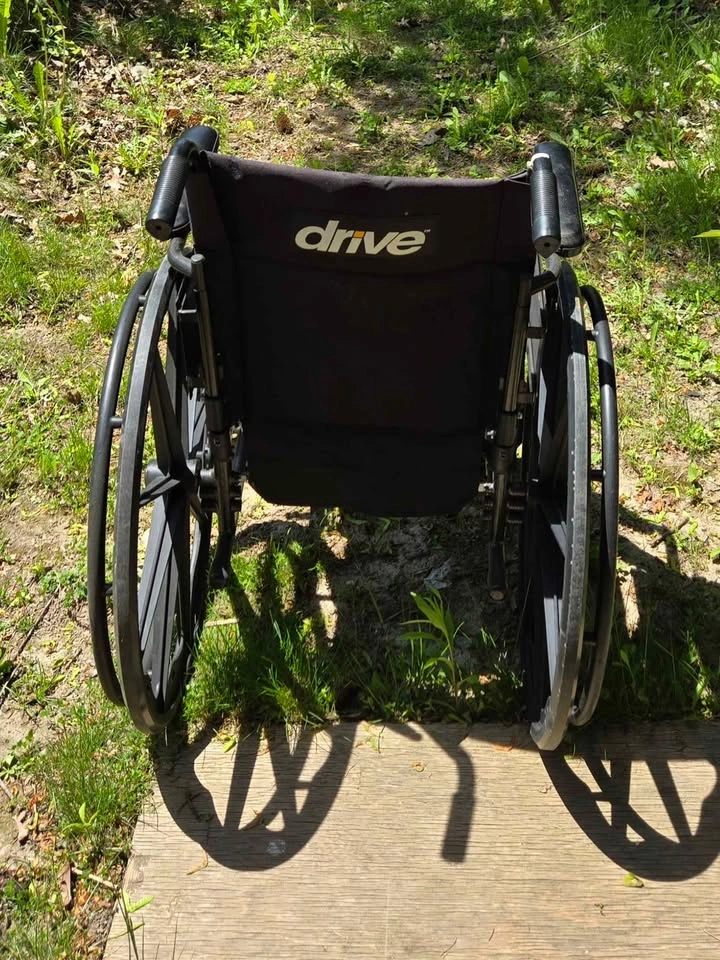 Chair with wheels - photo 5
