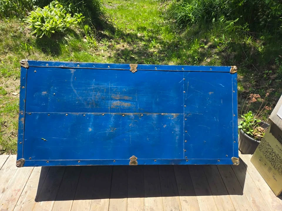 Blue Metal/Cedar Steamer Trunk - photo 5