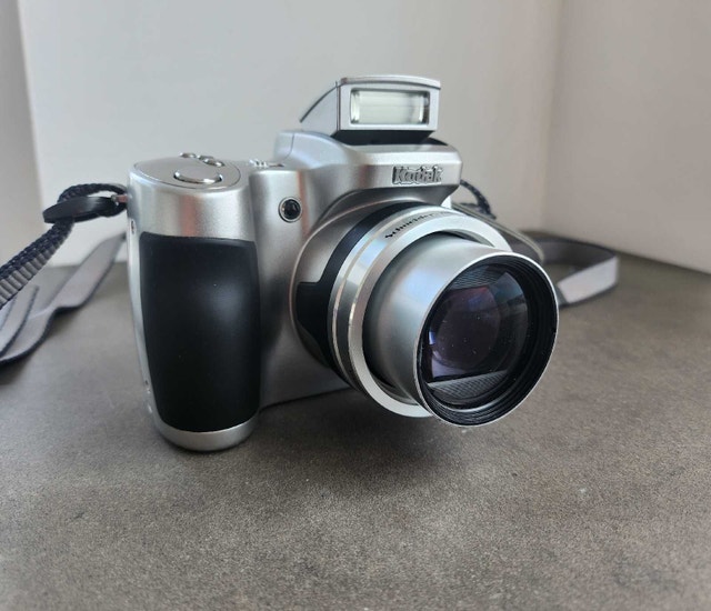 Kodak EasyShare Z710 Digital Camera - photo 2