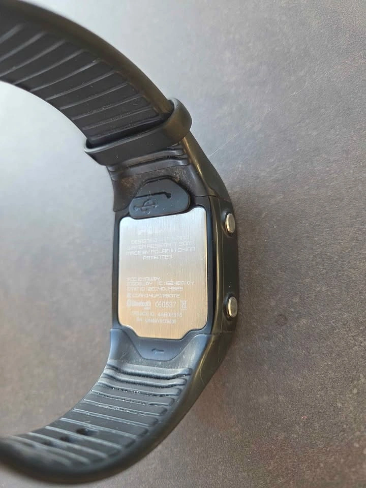 Polar M400 GPS Watch + Heart Rate Monitor Chest Strap Combo - photo 4