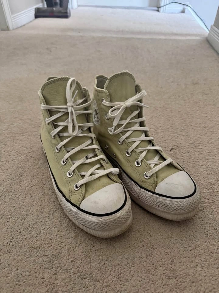 Green converse size 9 women