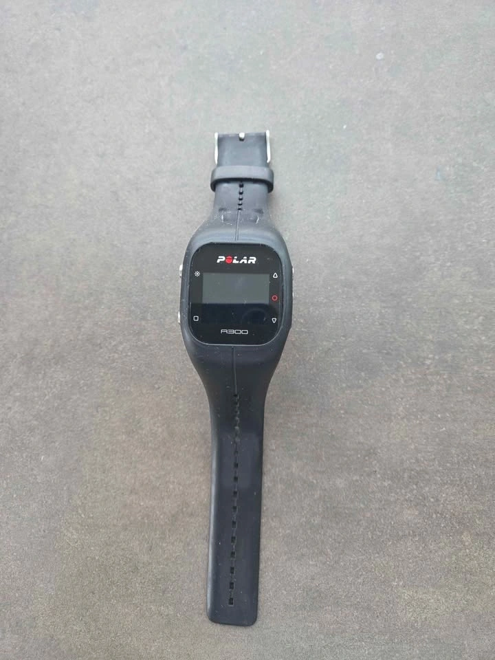 Polar A300 Fitness Watch Bundle (with 2 Bands & Heart Rate Strap - photo 3