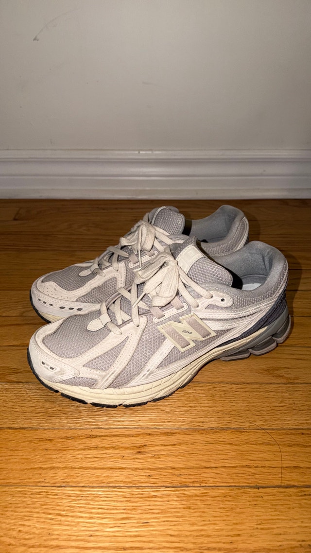 New Balance 1906F Sneakers
