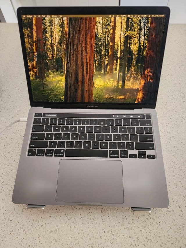 M1 Macbook Pro 13 inches with ORIGINAL BOX 512 GB