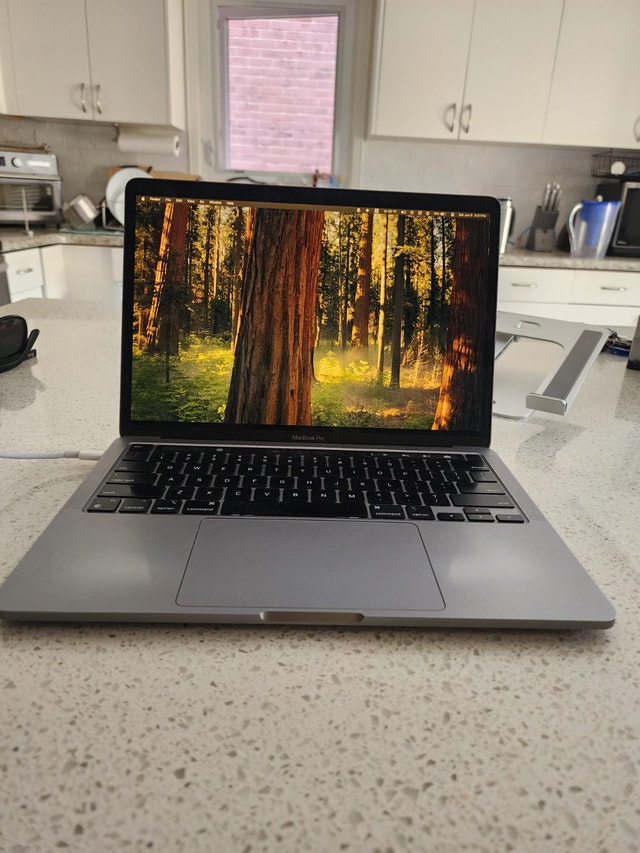M1 Macbook Pro 13 inches with ORIGINAL BOX 512 GB - photo 2