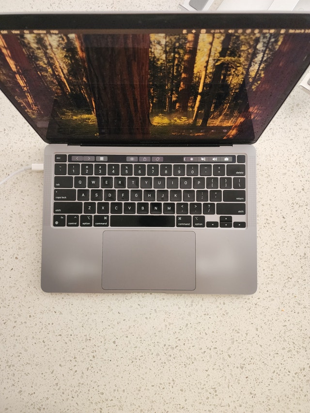 M1 Macbook Pro 13 inches with ORIGINAL BOX 512 GB - photo 3