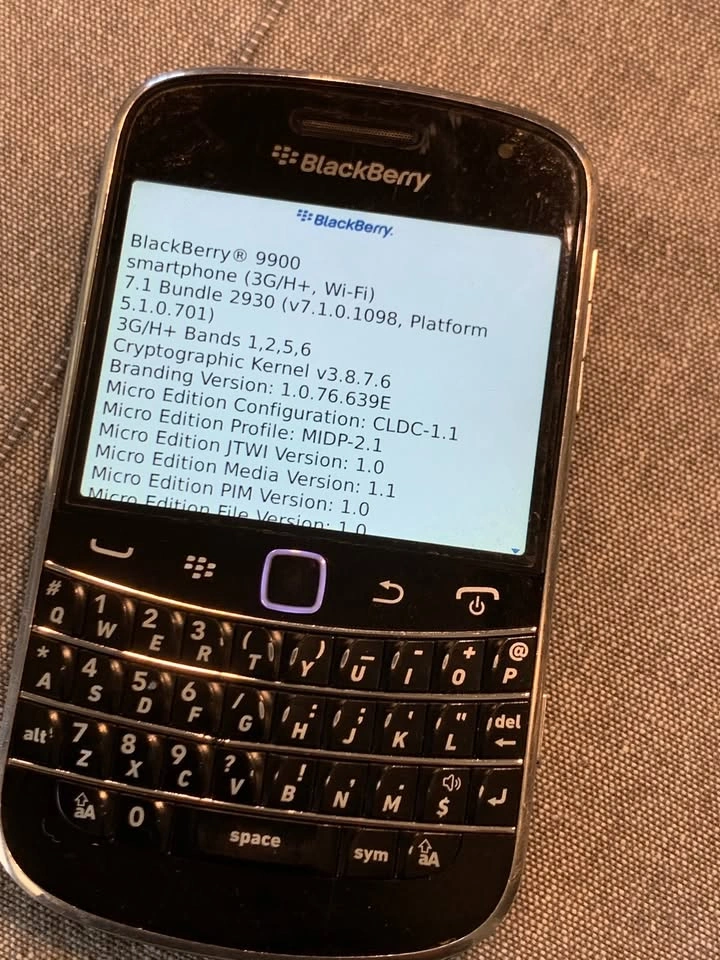 Mobile Cellphone BlackBerry Bold 9900 GSM/3G - photo 4
