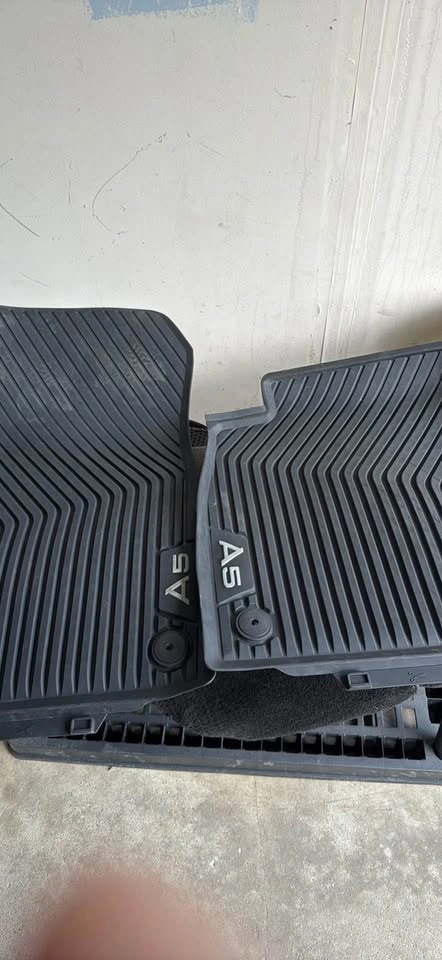 Audi A5 driver and passenger car mats - excellent condition