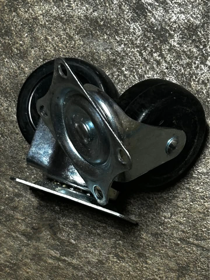 Heavy-Duty Swivel Caster Wheels 360 Rotation (New) - photo 2