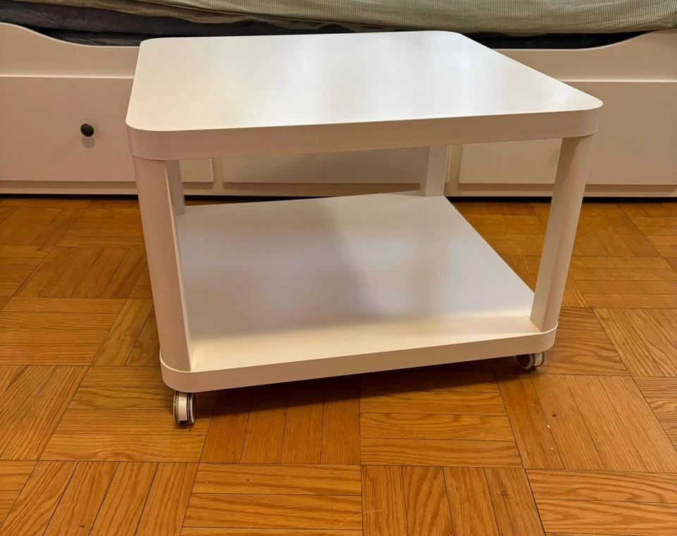 Side table on casters - photo 2