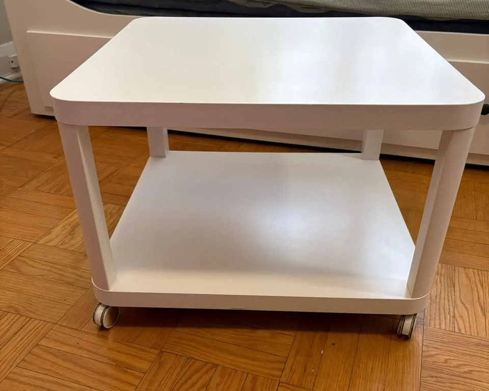 Side table on casters - photo 3