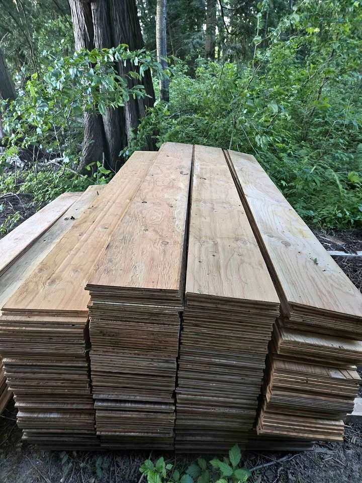 276pcs -- 3/8" x 10" x 8' plywood strips