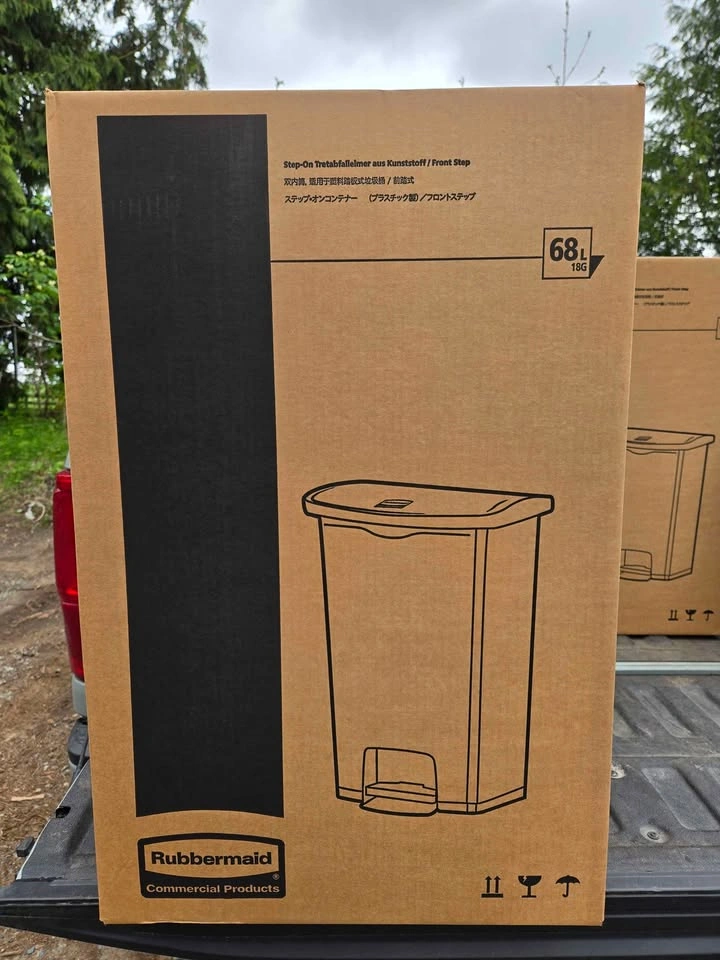 7x New Rubbermaid SlimJim 68L Step-On Trash/Recycling Bins - photo 3