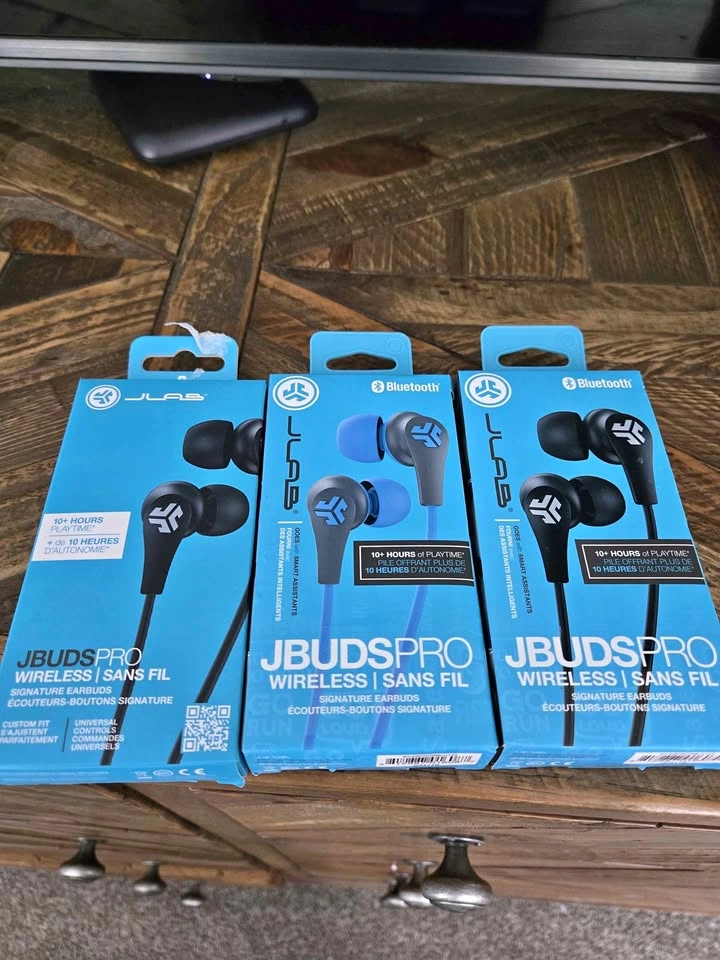 JLab Jbuds Pro Bluetooth Earbuds