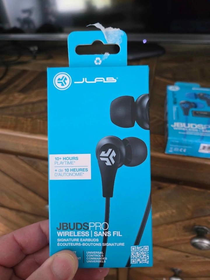 JLab Jbuds Pro Bluetooth Earbuds - photo 2