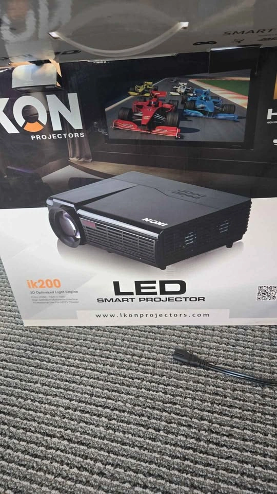 Ikon Projector and Screen - photo 2