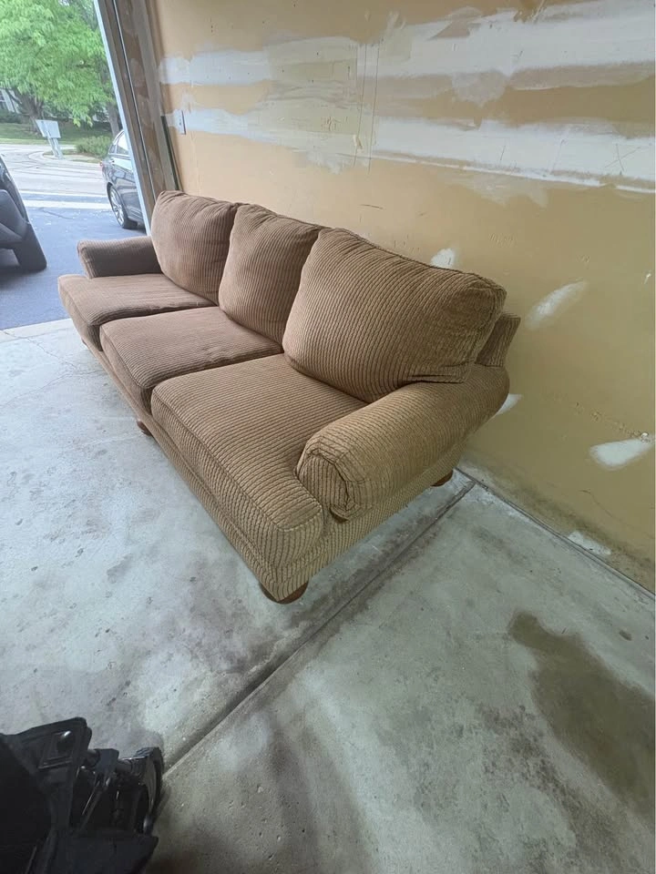 Brown Couch - photo 2