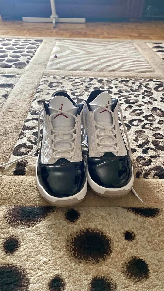 Air Jordan Max Aura 2