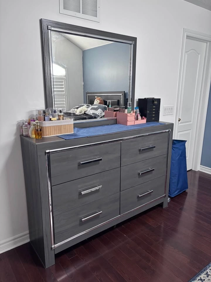 Dresser and Mirror - photo 3