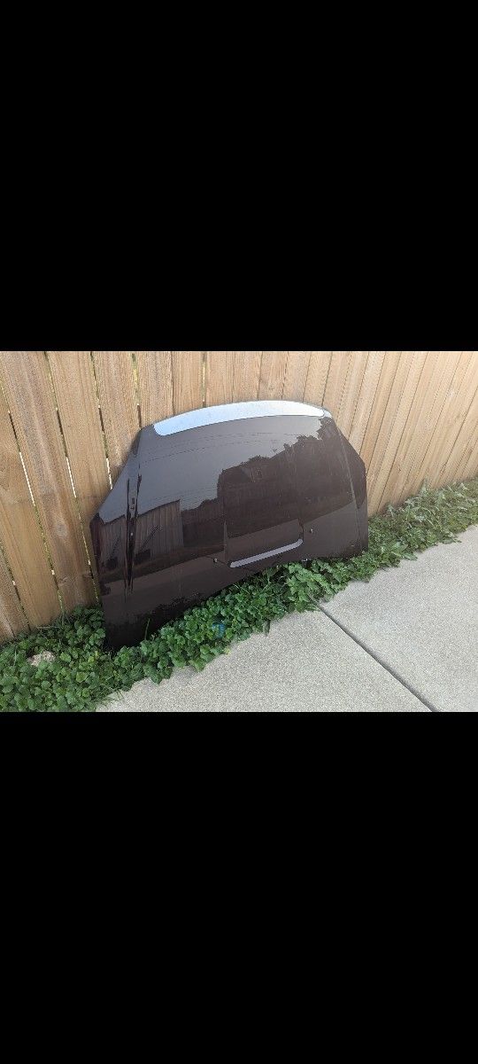 08 Acadia Hood $250 Or Best Offer