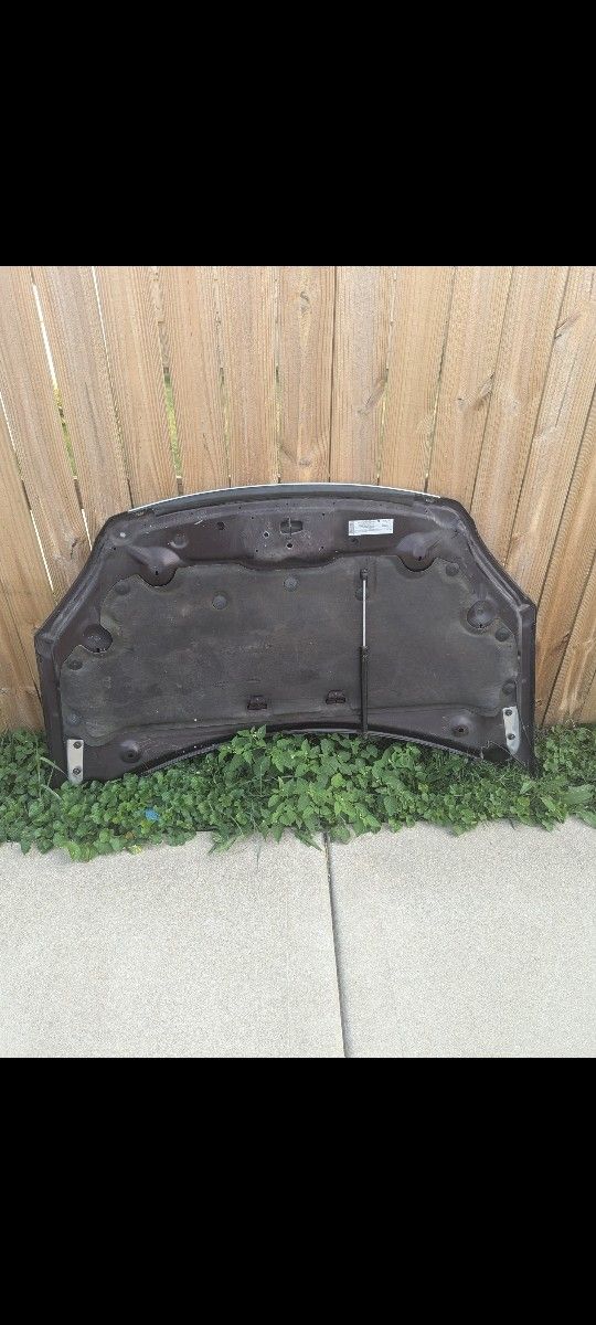 08 Acadia Hood $250 Or Best Offer - photo 2