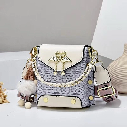 Flamingo-Inspired Crossbody Bag