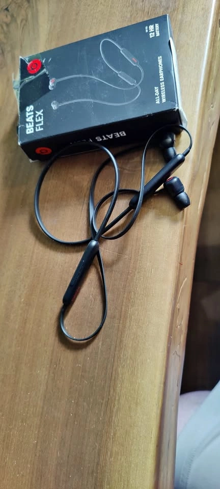 BEATS FLEX Earphones!