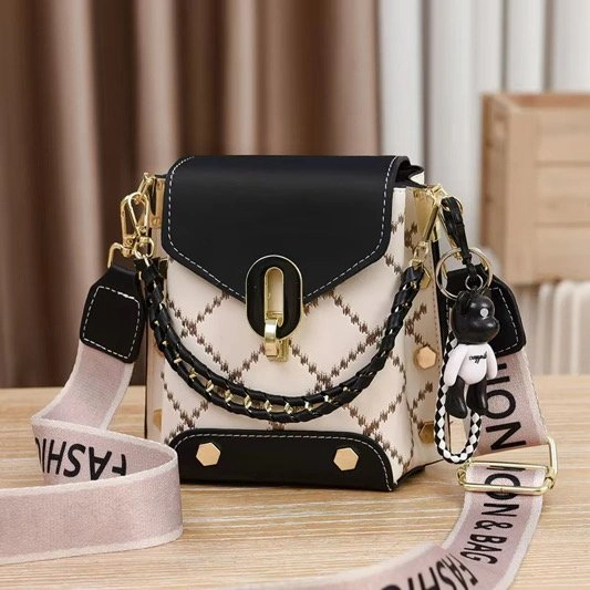 Crossbody Bag with Braided Handle and Teddy Bear Charm - photo 3