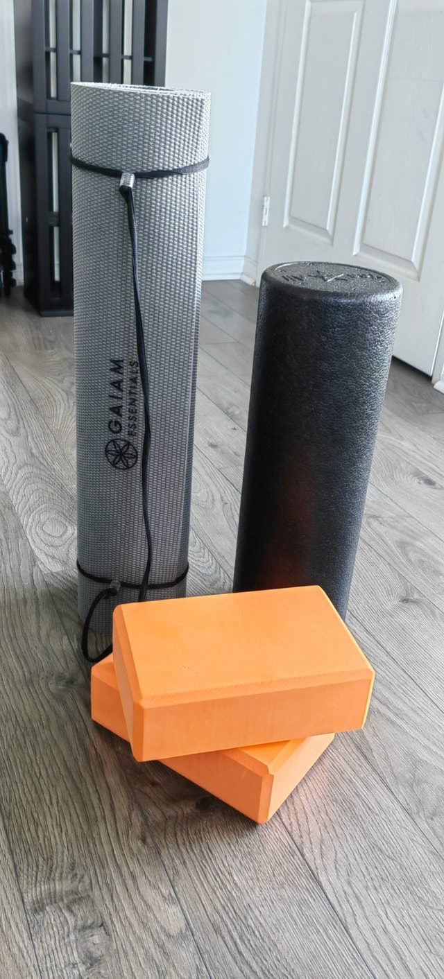 [Almost NEW] Foam Roller, Exercise Mat, Yoga Blocks