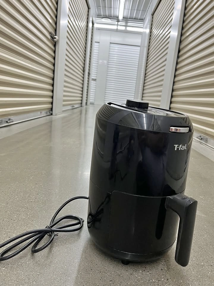 T-fal Air Fryer – Good Condition, Fast Cooking