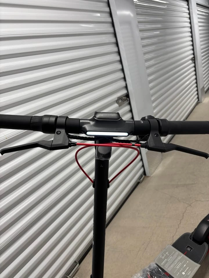 LIKE NEW Segway F3 Pro Electric Scooter - $700! - photo 3